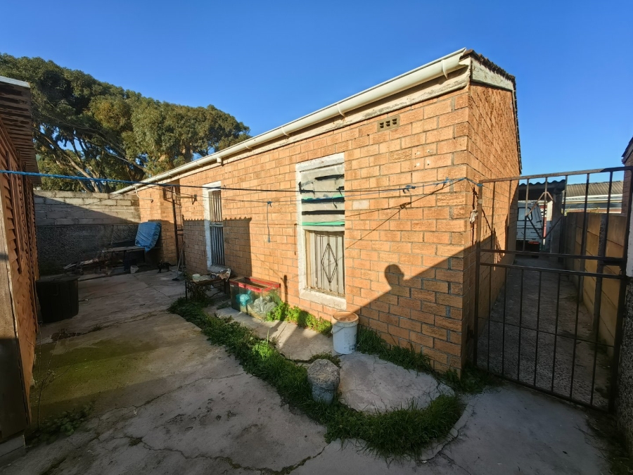 3 Bedroom Property for Sale in Lentegeur Western Cape